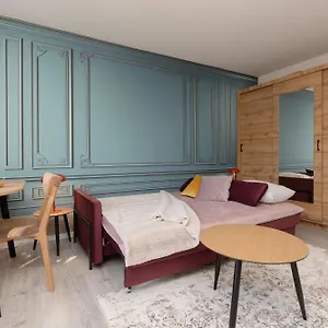 Elekcyjna With Balcony By Renters Warszawa